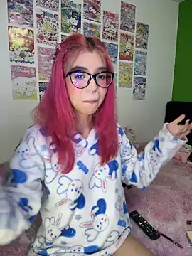 Webcam Model (Valen-Foxx1)  is live.Free join now!