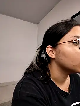 Webcam Model (harper_ks) is live