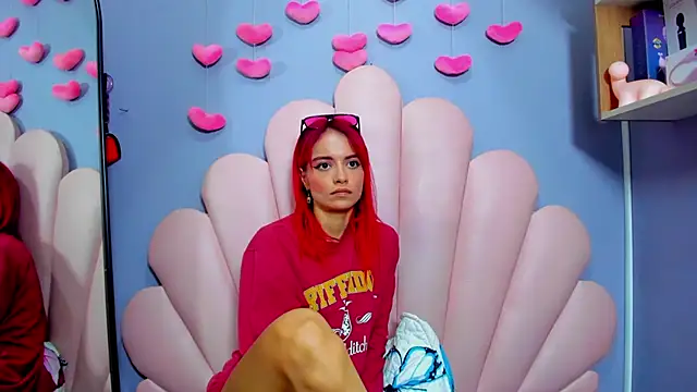 luci_miller - Luci_miller's free webcam - UK Sex Cams