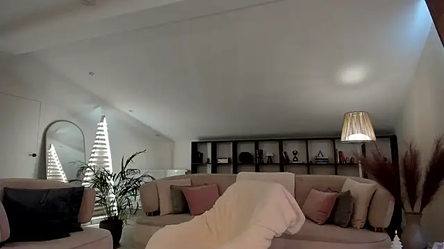 sweetndcrazy (F milf) - undress me and tease me well