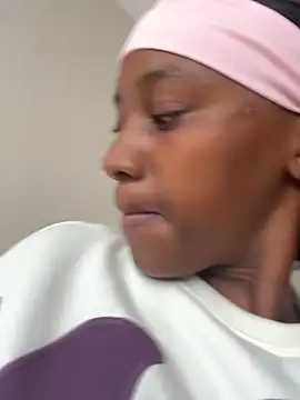 Webcam Model (Sirah1)  is live.Free join now!