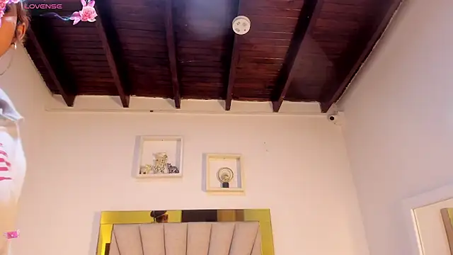 vahiolet_fuentes - Vahiolet_fuentes's free webcam - UK Sex Cams