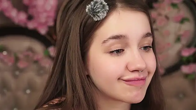 AmiLewis live cam profile