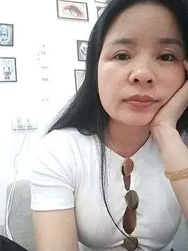 ivy_trix2 - Ivy_Trix2's free webcam - UK Sex Cams