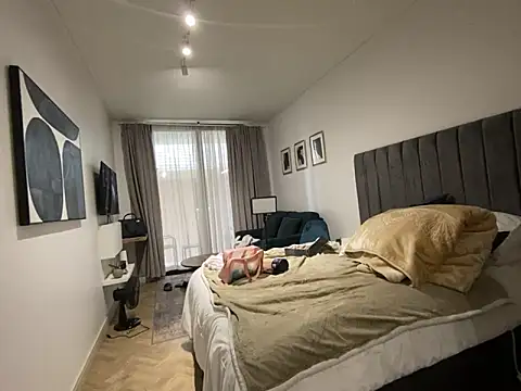 misslola27 - MissLola27's free webcam - UK Sex Cams