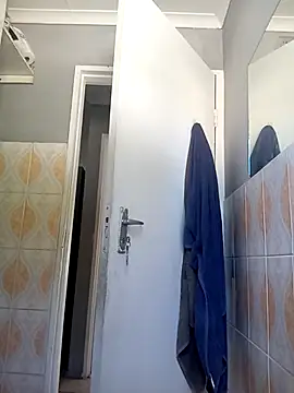 dicksa650 (M young) - POP CHAMPAGNE