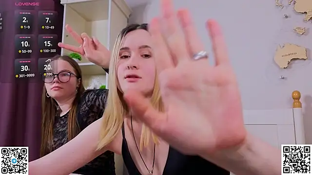 ReenaBeringer live sex cam