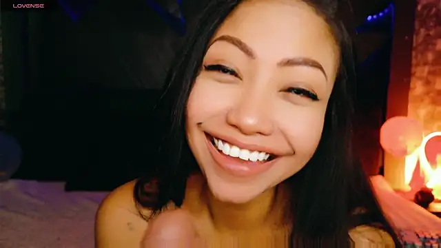 ElyaQuinn live sex cam