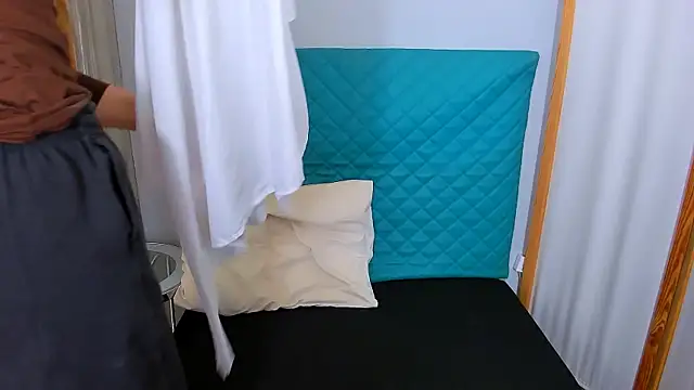 JessieAlone live sex cam