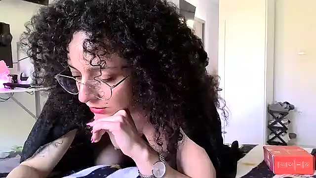 emily_posh (F young) - RED PERIOD GIOCHIAMO ANAL 5mincontrol TL