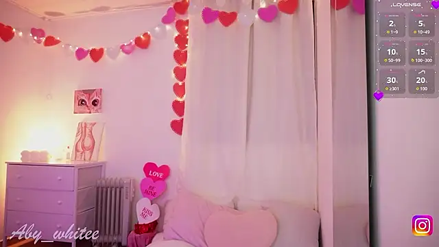 abywhitee (F young) - I want to see you play with your clit