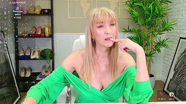 LadyLeea live sex cam