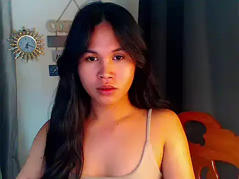 sassy_bianca (T teen) - make me happy and i shot my cum to you