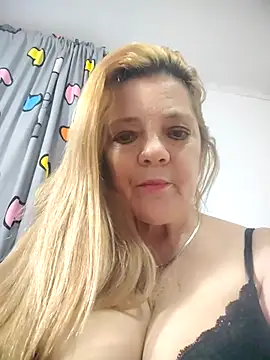 Webcam Model (karlaanqui1)  is live.Free join now!