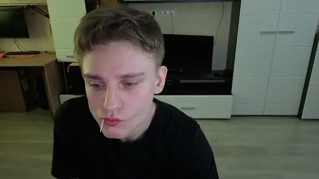 angryzan (M young) - show ass