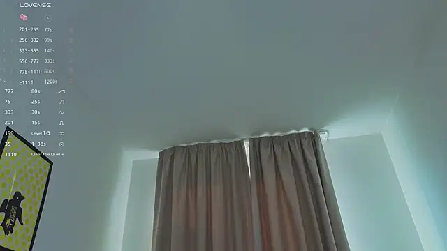 TiffinyMergist live cam profile