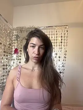 Webcam Model (Yara-Lolii)  is live.Free join now!