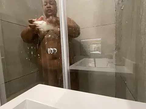 MissLola27 live cam profile