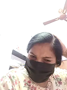 Webcam Model (Tamil_Kerala_Ponnu) is live