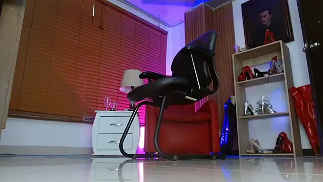 paola_xm - Paola_xm's free webcam - UK Sex Cams