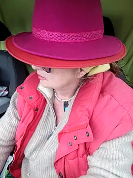 hot-muci - Hot-Muci's free webcam - UK Sex Cams