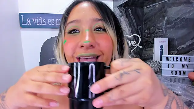 miss_danika - Miss_danika's free webcam - UK Sex Cams