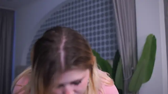 kenayodis (F teen) - Passionate finger sucking 👅😛