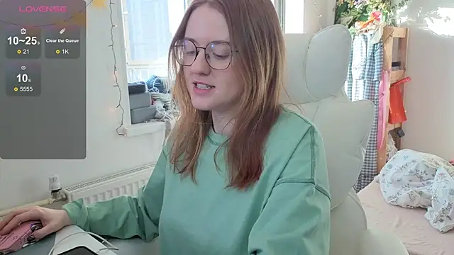 urstripchatgf - Urstripchatgf's free webcam - UK Sex Cams