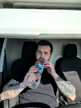 brightspark22 (M young) - Last Tip Gets Picture in DM 😈