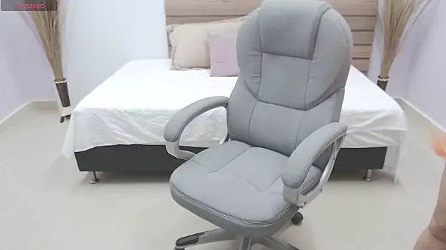 sophia_hadid - Sophia_hadid's free webcam - UK Sex Cams