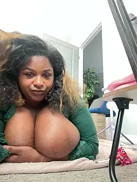 Webcam Model (xoxoSELENAxoxo)  is live.Free join now!