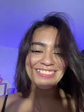 Webcam Model (ALINA_EF)  is live.Free join now!