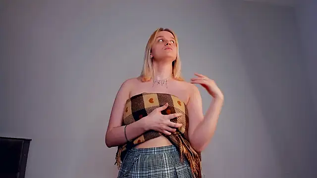 webcam live porn AveIinaStromain