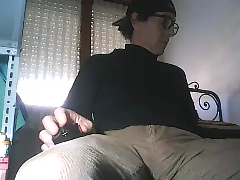 moro_ra - Moro_ra's free webcam - UK Sex Cams