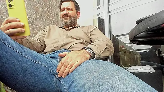 Maxi_thebig_daddy live sex cam