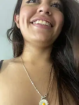 Webcam Model (ALINA_EF)  is live.Free join now!