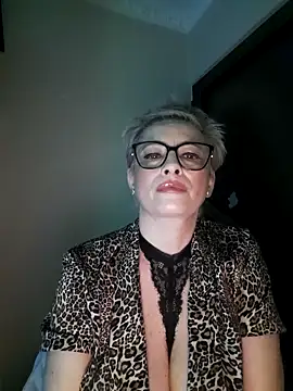 Webcam Model (LunaBlaise)  is live.Free join now!