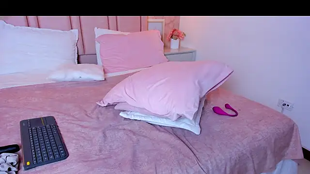 anntonella_watson (F young) - slow blow job + play nipples