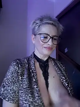 Webcam Model (LunaBlaise)  is live.Free join now!