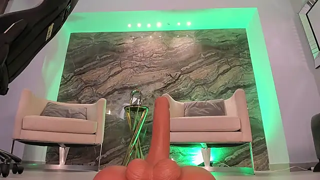 kylamorrison (F milf) - Fingering ass