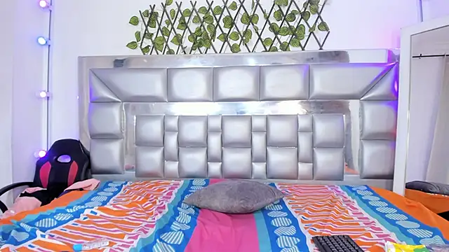 lexistarkx - LexiStarkx's free webcam - UK Sex Cams