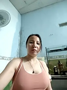 Famrita live cam profile