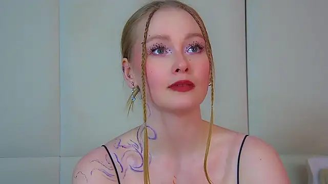 agatafoxley (F teen) - Tease me with shorts