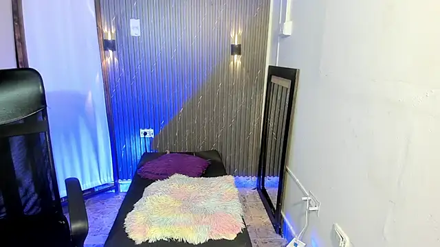 charlotteking8 - CharlotteKing8's free webcam - UK Sex Cams