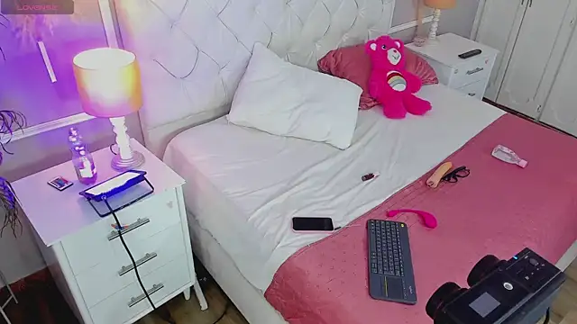 saryth_hott - Saryth_hott's free webcam - UK Sex Cams