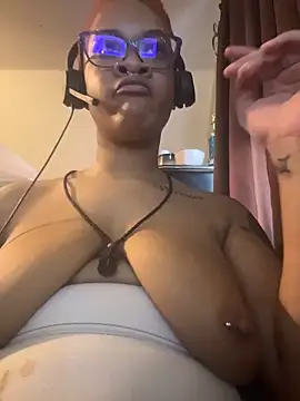 nickytheehawtie live cam profile