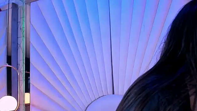 webcam striptease HannaCollins 