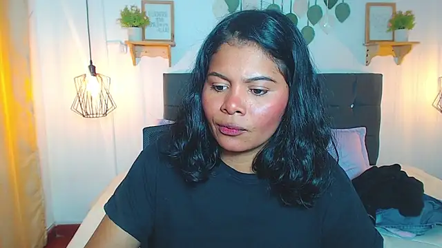 webcam free Emma Hassani