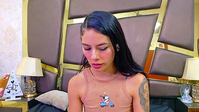 nicoleesposito (F young) - pinch nipples   🔥💘