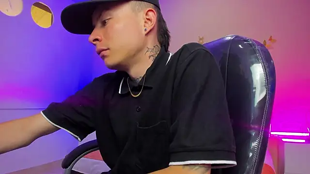 nascary_fox (M twink) - spank ass